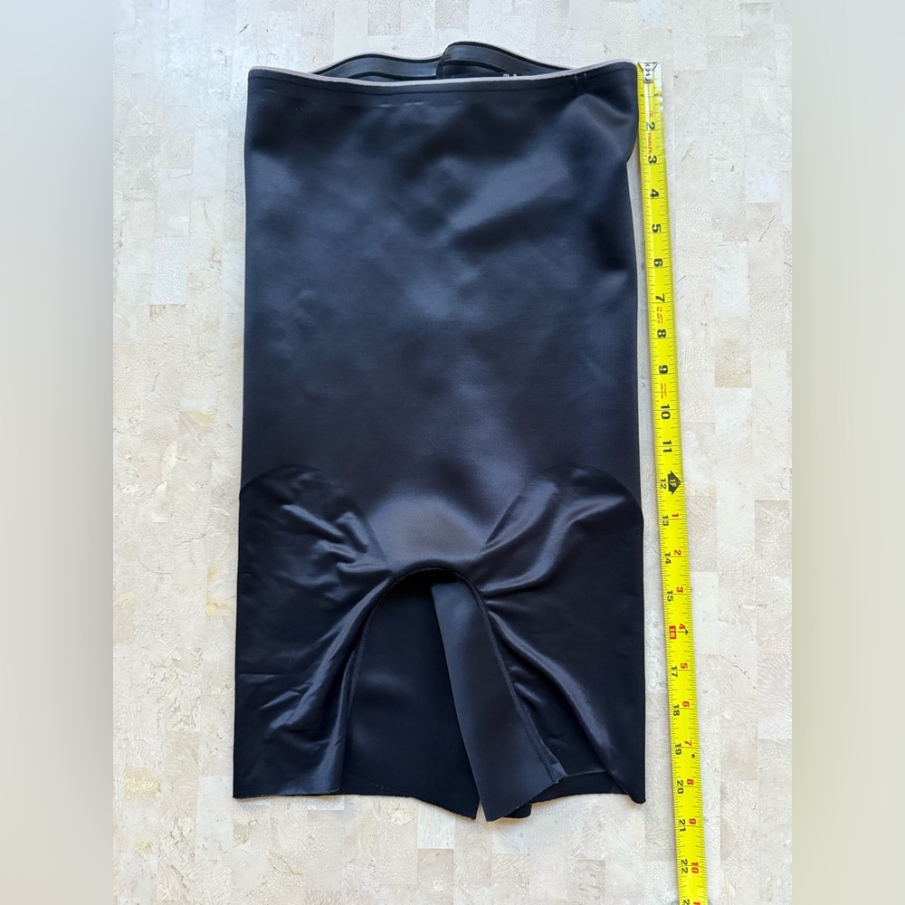 Chantelle Women's Black Basic High-Waist Mid-Thigh Brief Shapewear Size XS - Picture 5 of 8